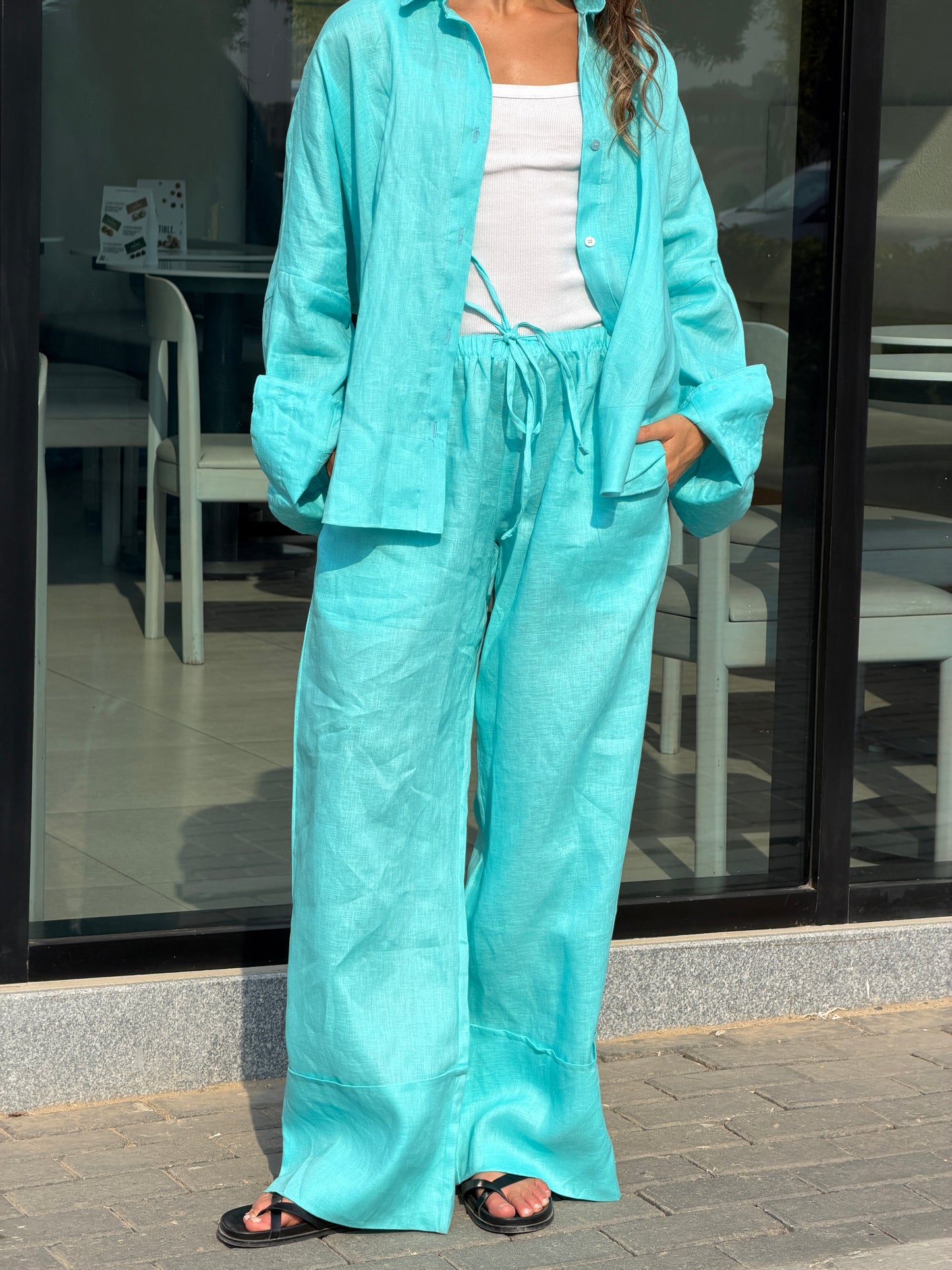 Linen round shirt in Aqua
