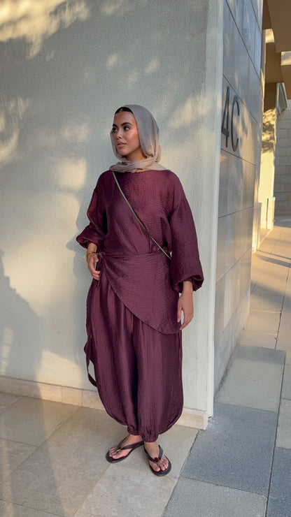 Zola set in Maroon