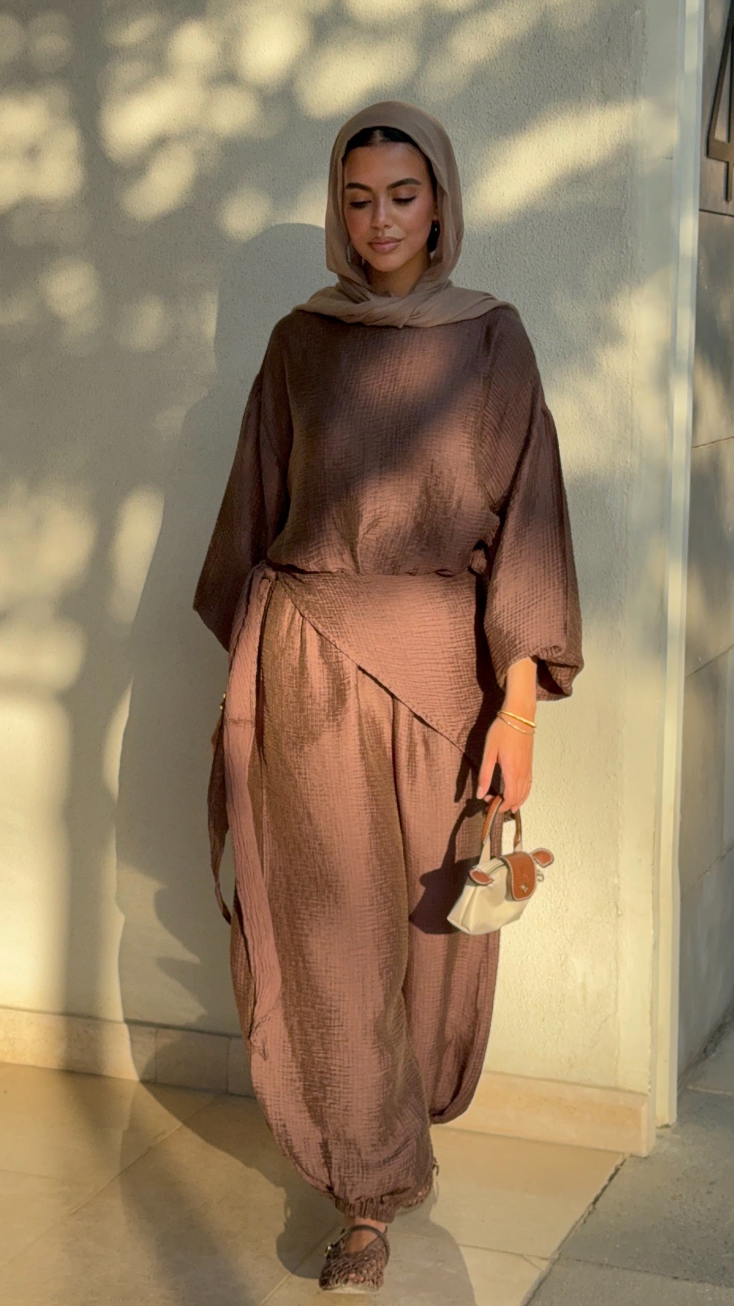 Zola set in Brown