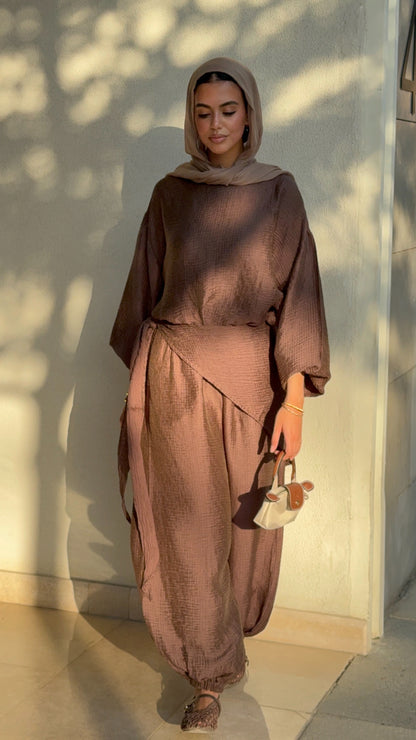 Zola set in Brown