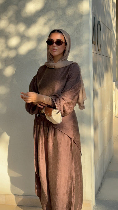 Zola set in Brown
