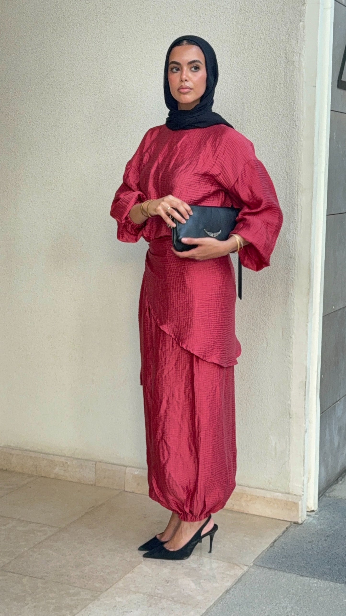 Zola set in Red
