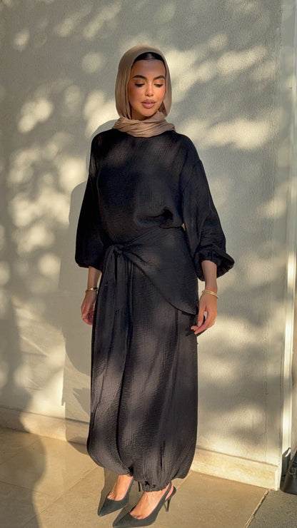 Zola set in Black