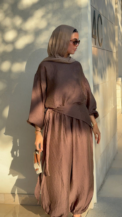 Zola set in Brown