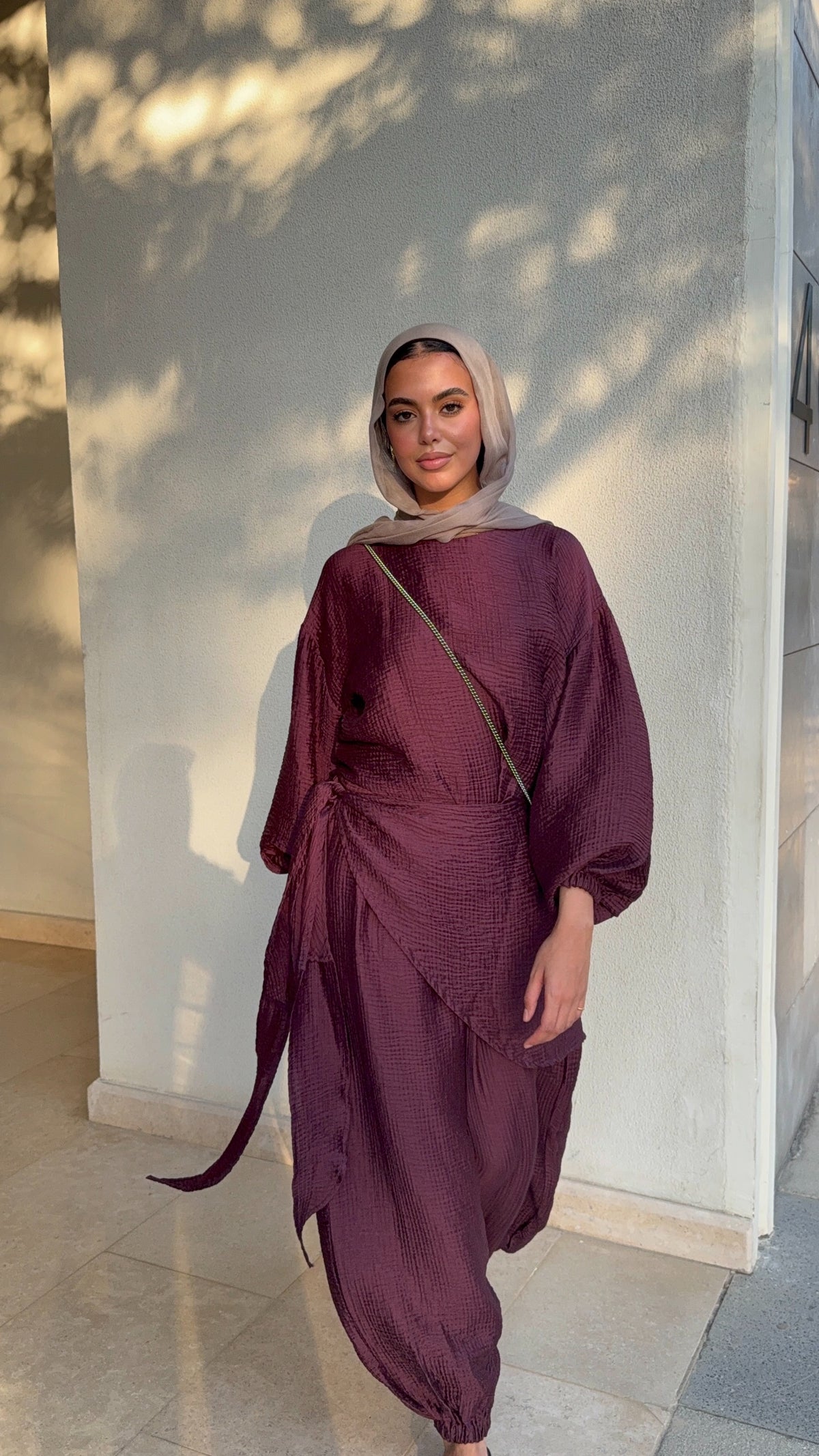 Zola set in Maroon