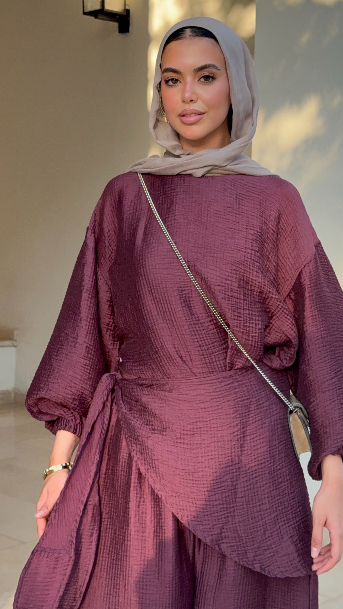Zola set in Maroon