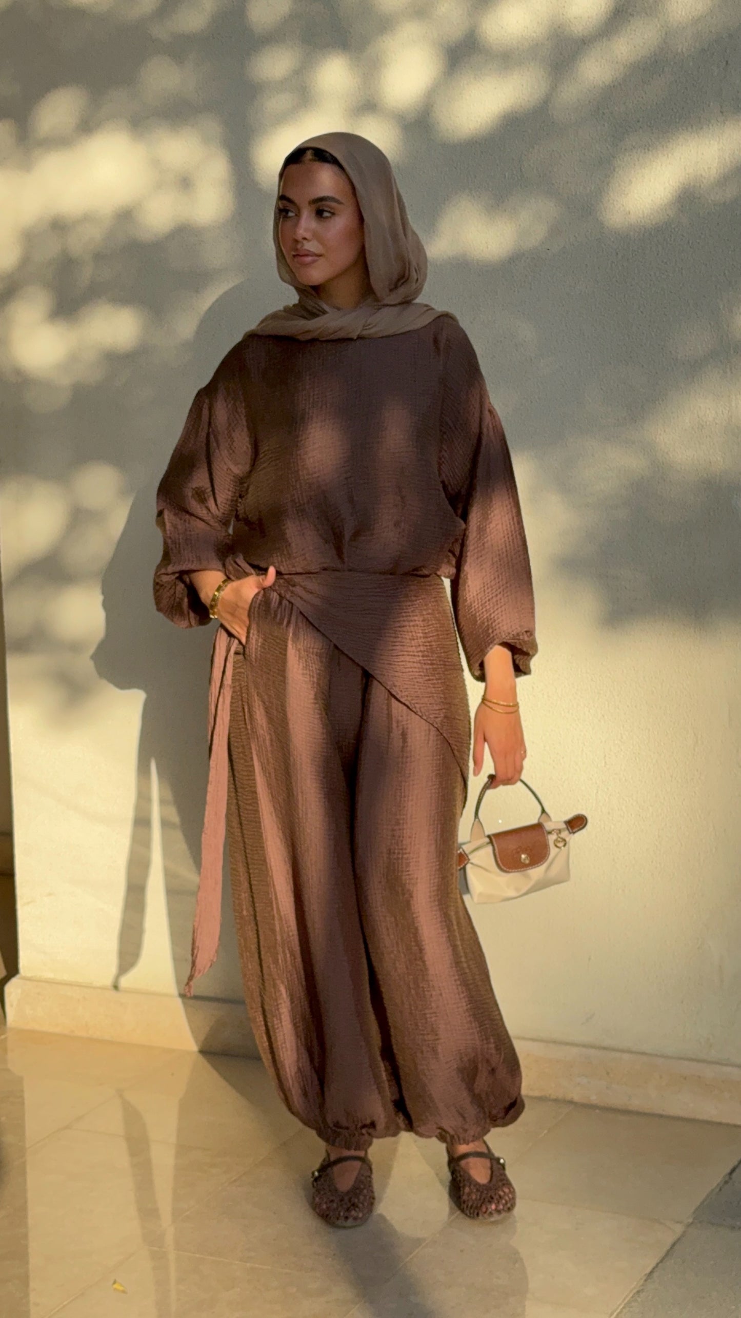 Zola set in Brown