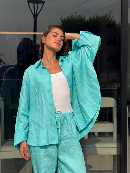 Linen round shirt in Aqua