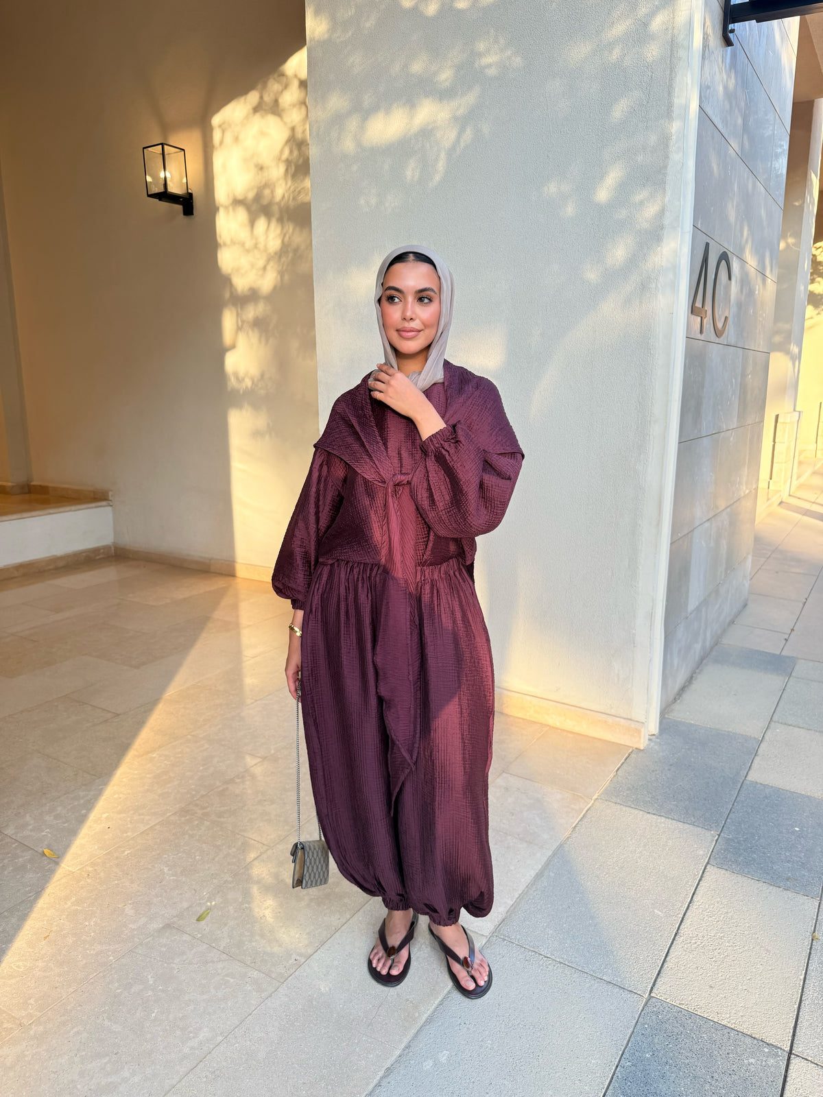 Zola set in Maroon