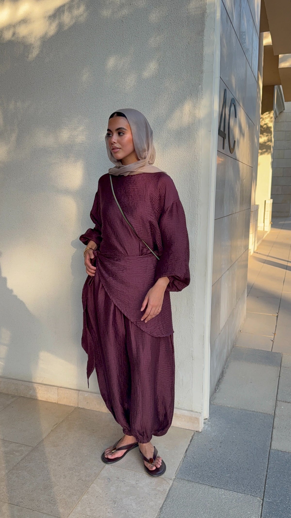 Zola set in Maroon