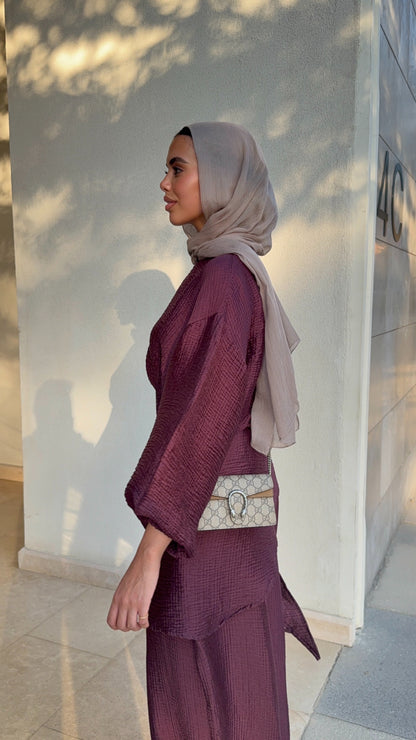 Zola set in Maroon