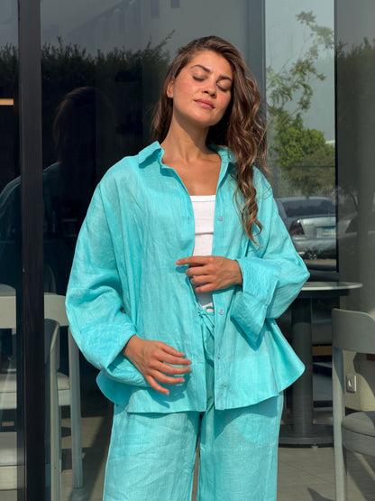 Linen round shirt in Aqua