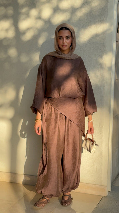 Zola set in Brown