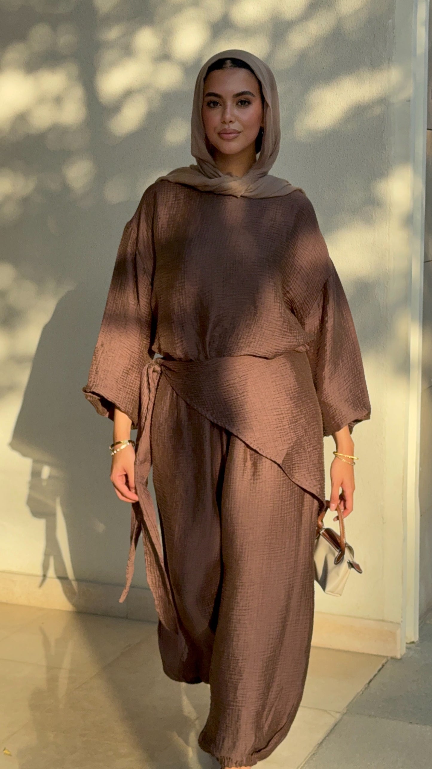 Zola set in Brown