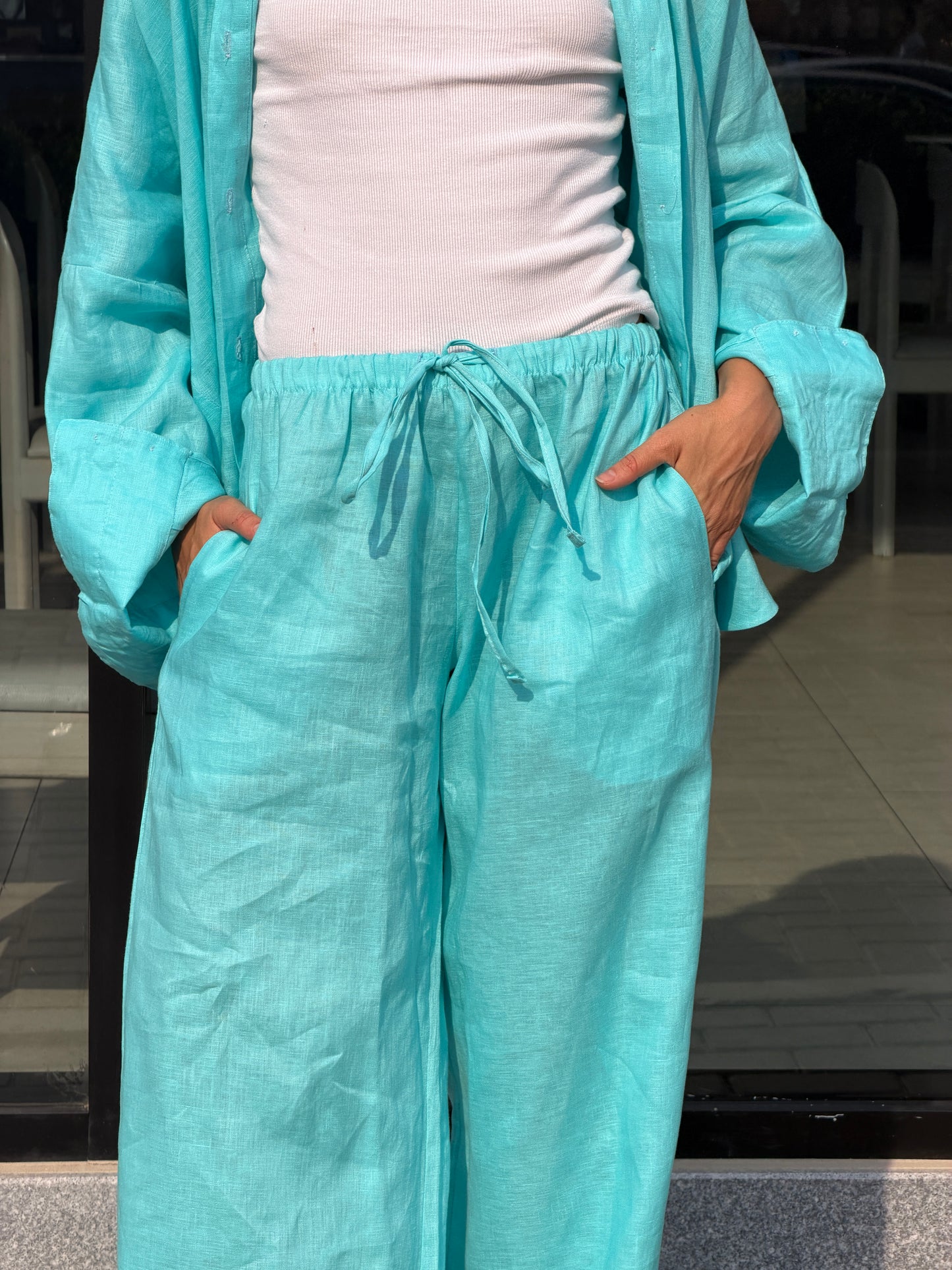 Pure linen pants in Aqua