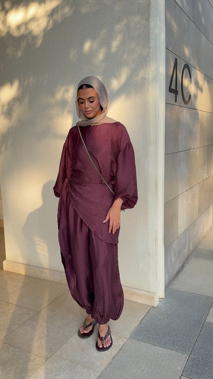 Zola set in Maroon