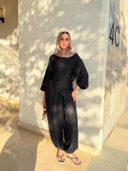 Zola set in Black