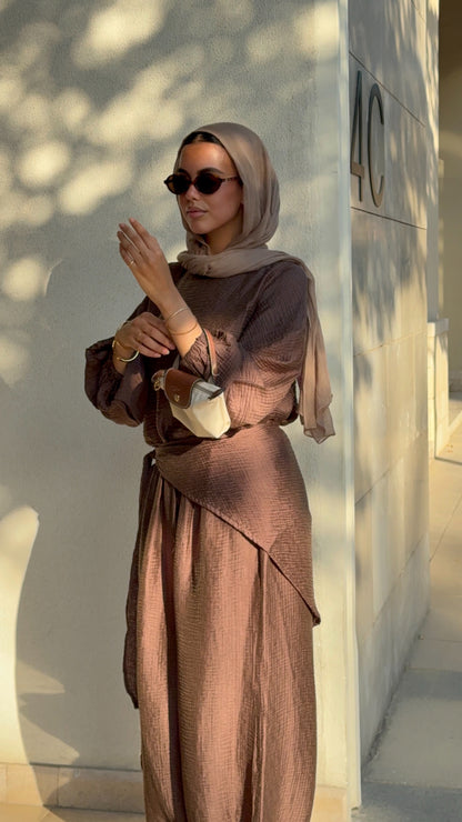 Zola set in Brown