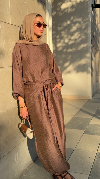 Zola set in Brown