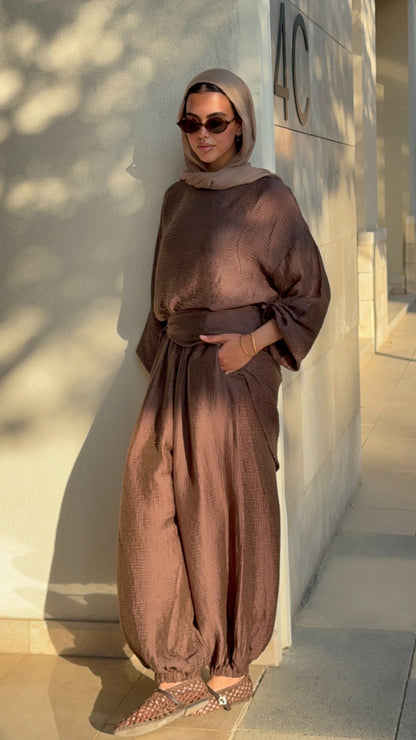 Zola set in Brown
