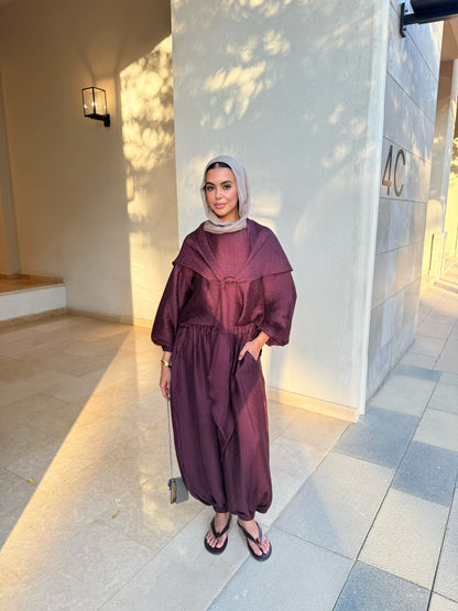 Zola set in Maroon