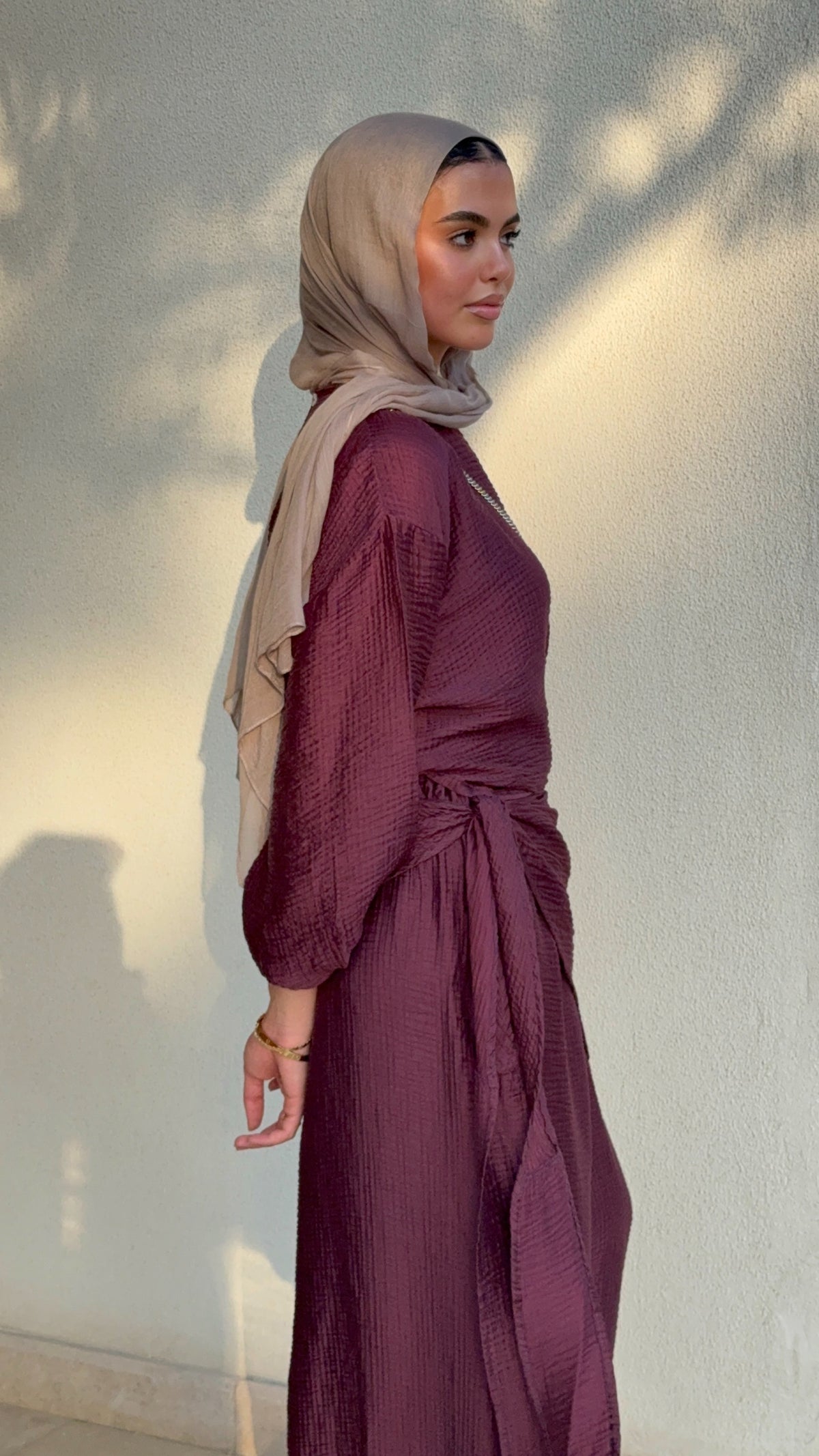 Zola set in Maroon
