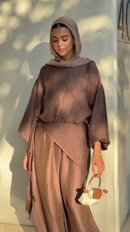 Zola set in Brown