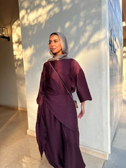 Zola set in Maroon