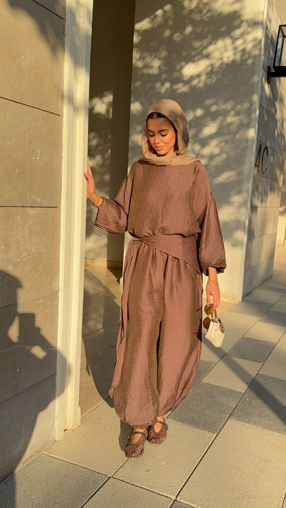 Zola set in Brown