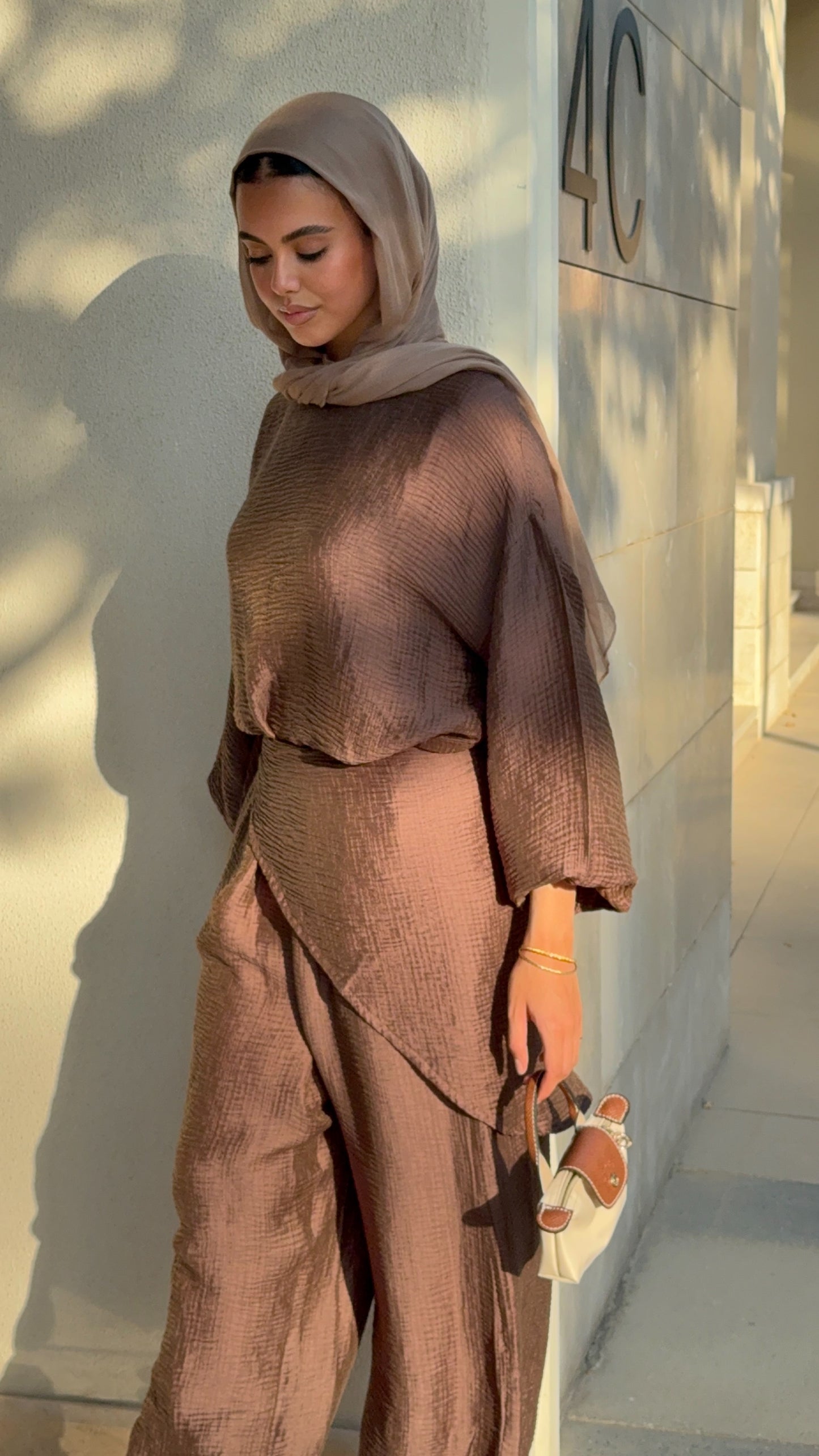 Zola set in Brown