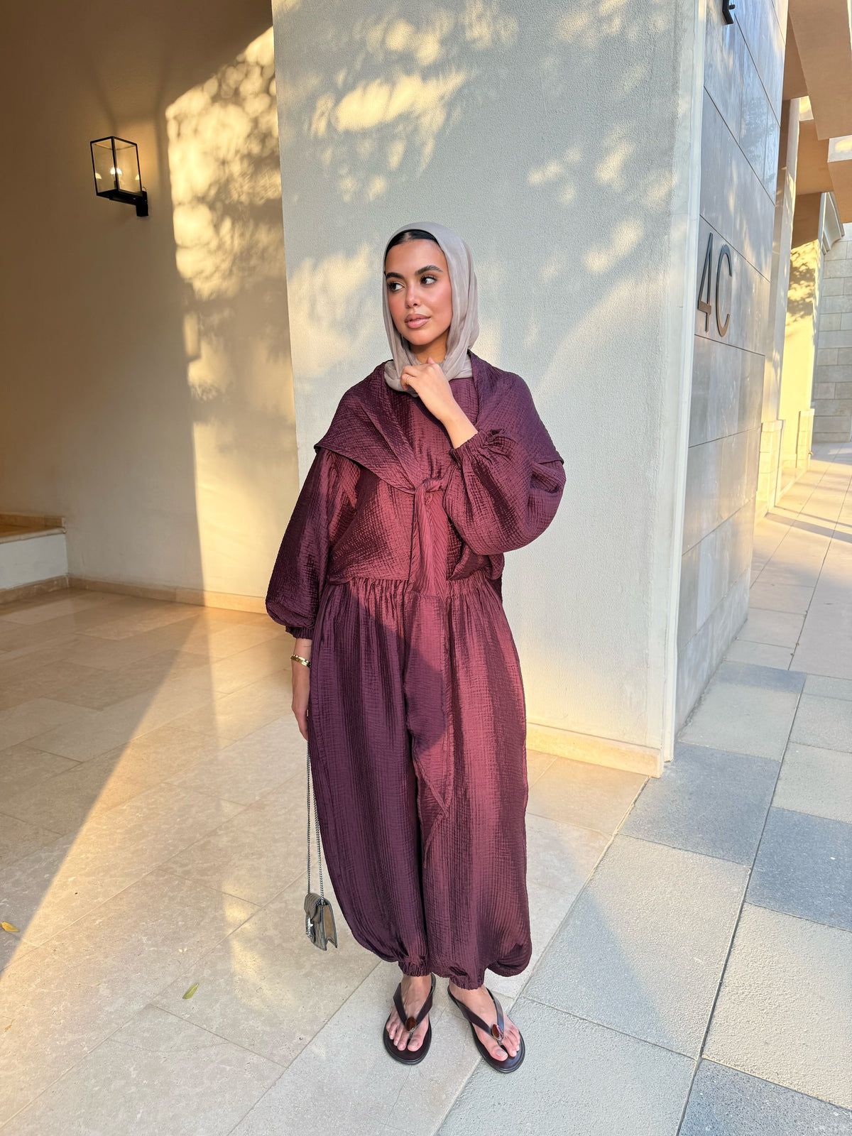Zola set in Maroon
