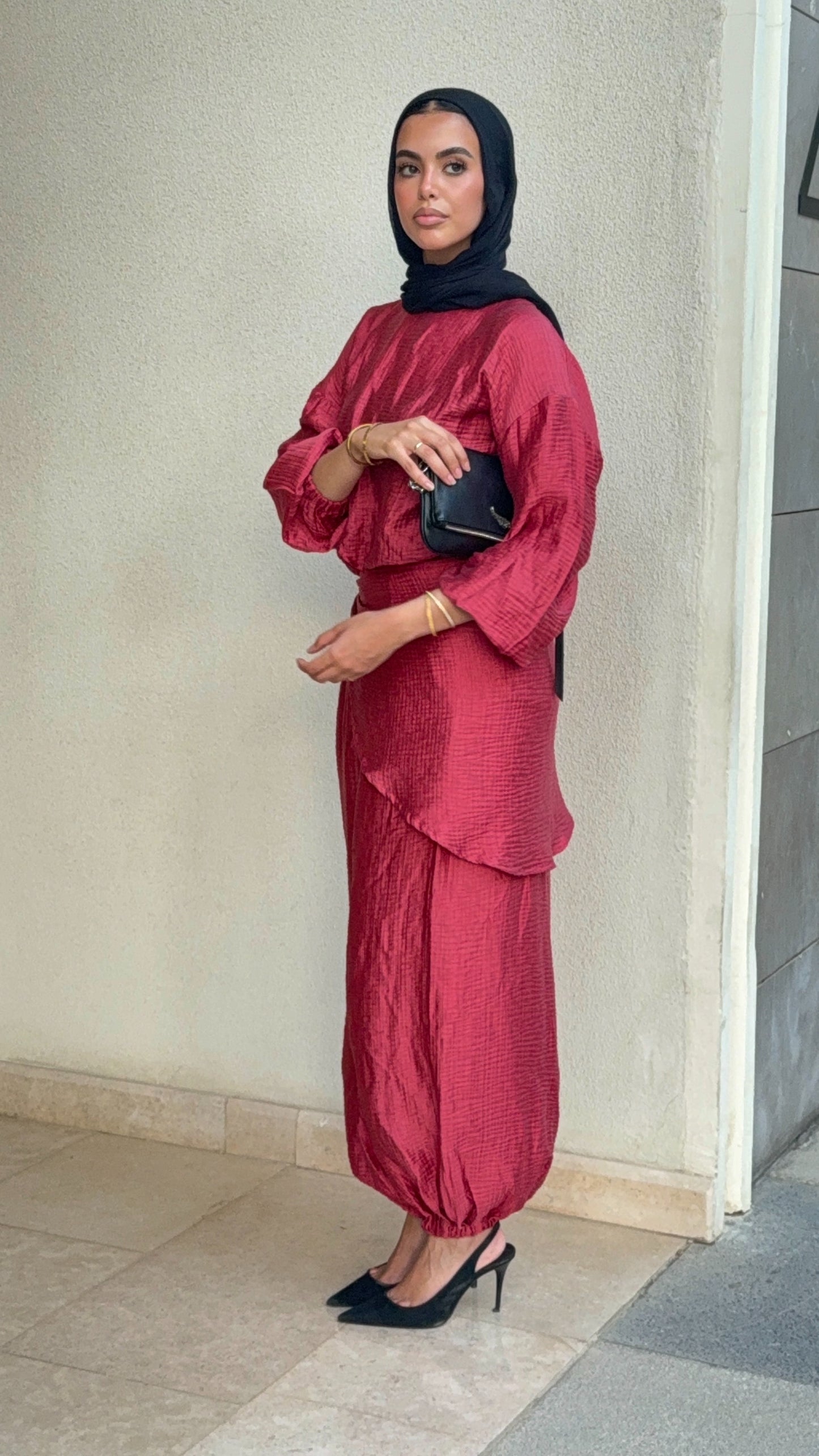 Zola set in Red