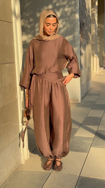 Zola set in Brown