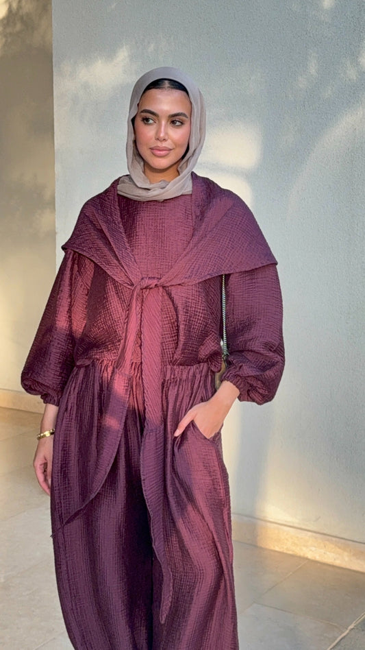 Zola set in Maroon
