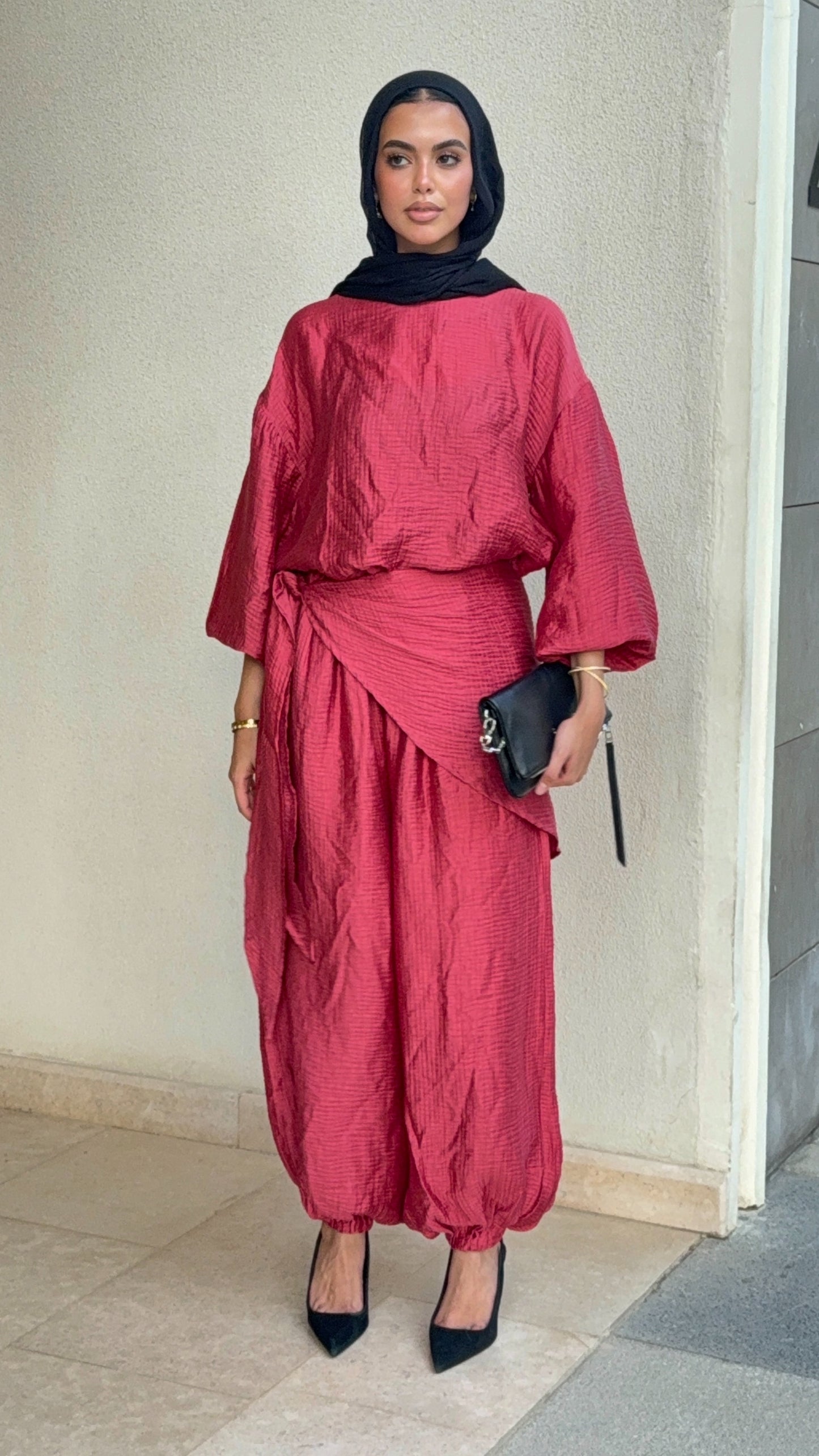 Zola set in Red