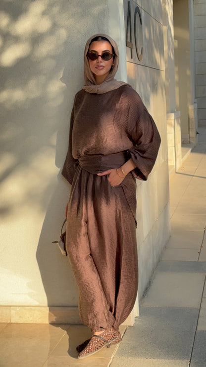 Zola set in Brown