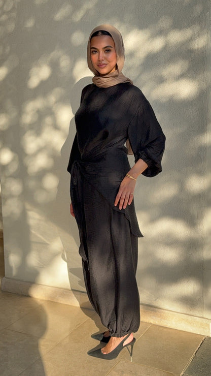 Zola set in Black