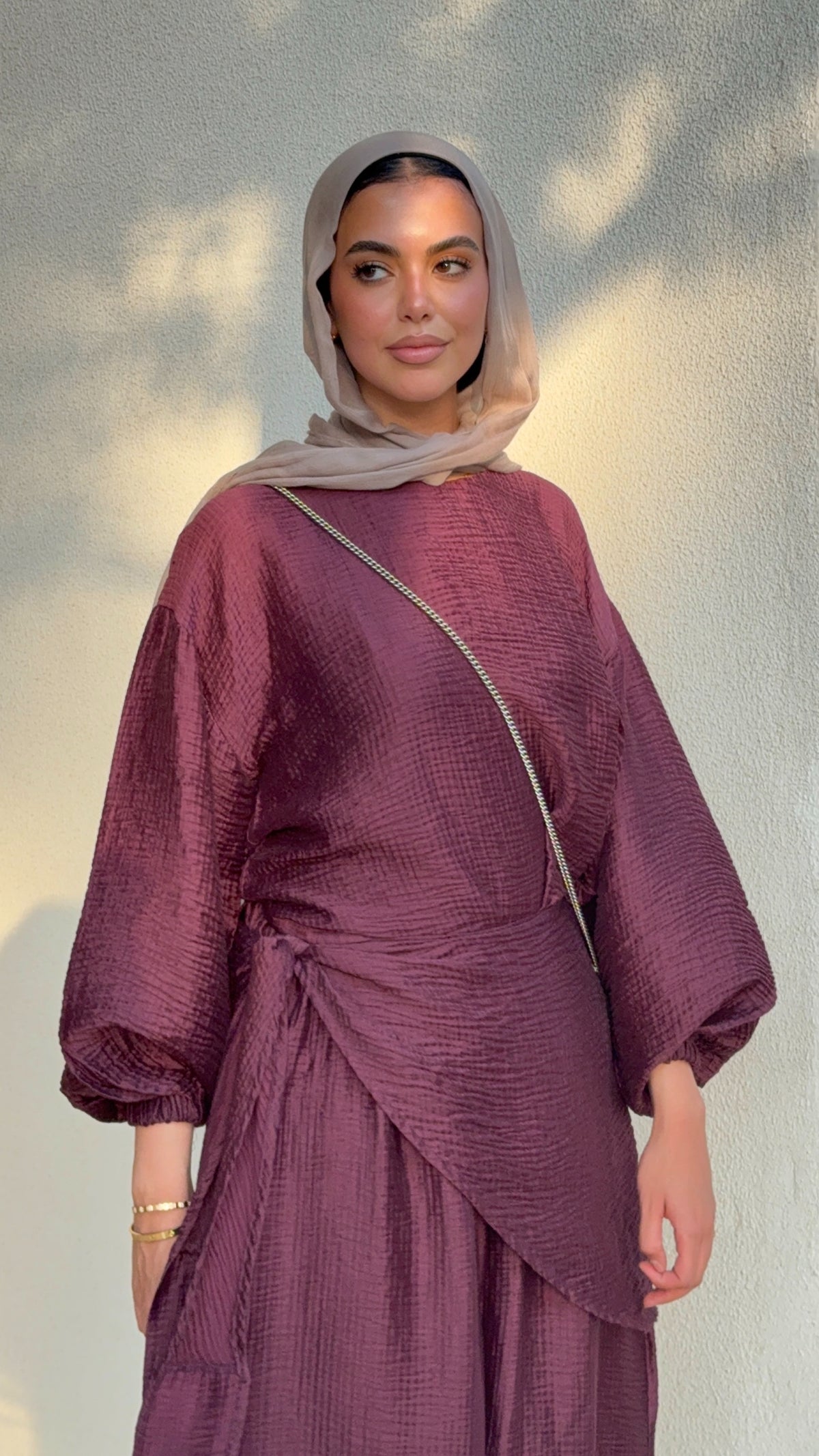 Zola set in Maroon