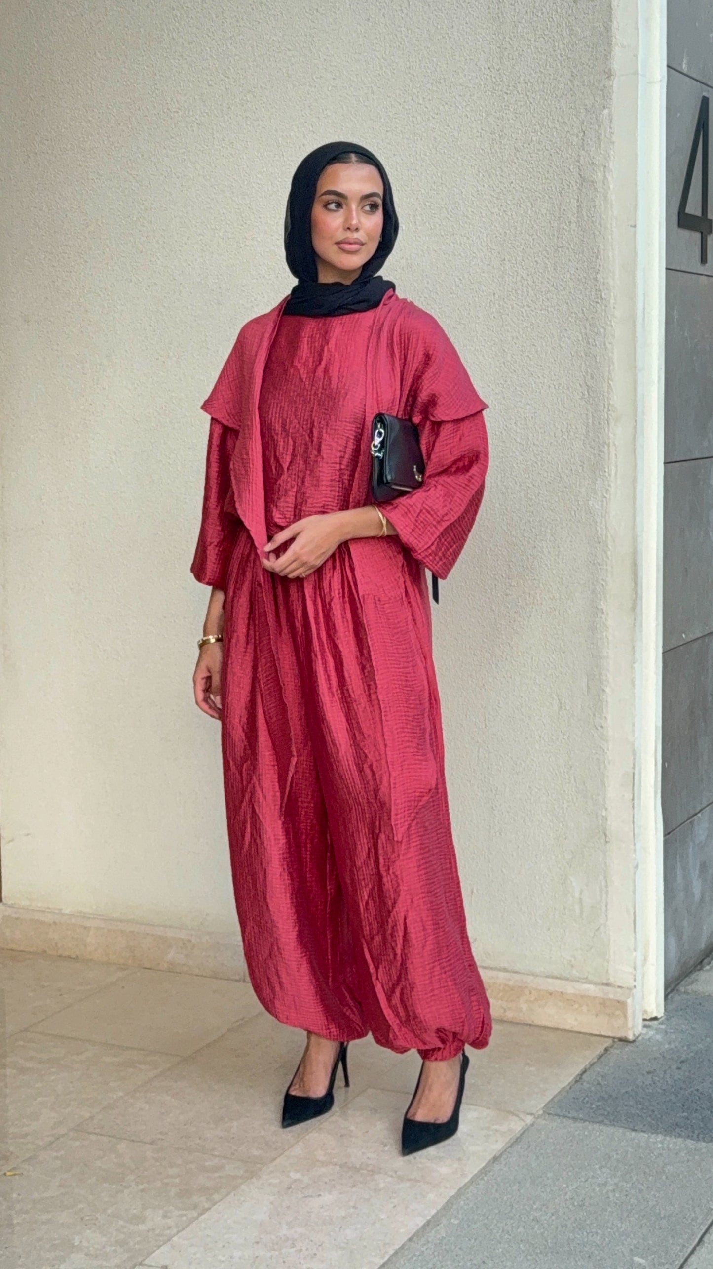 Zola set in Red