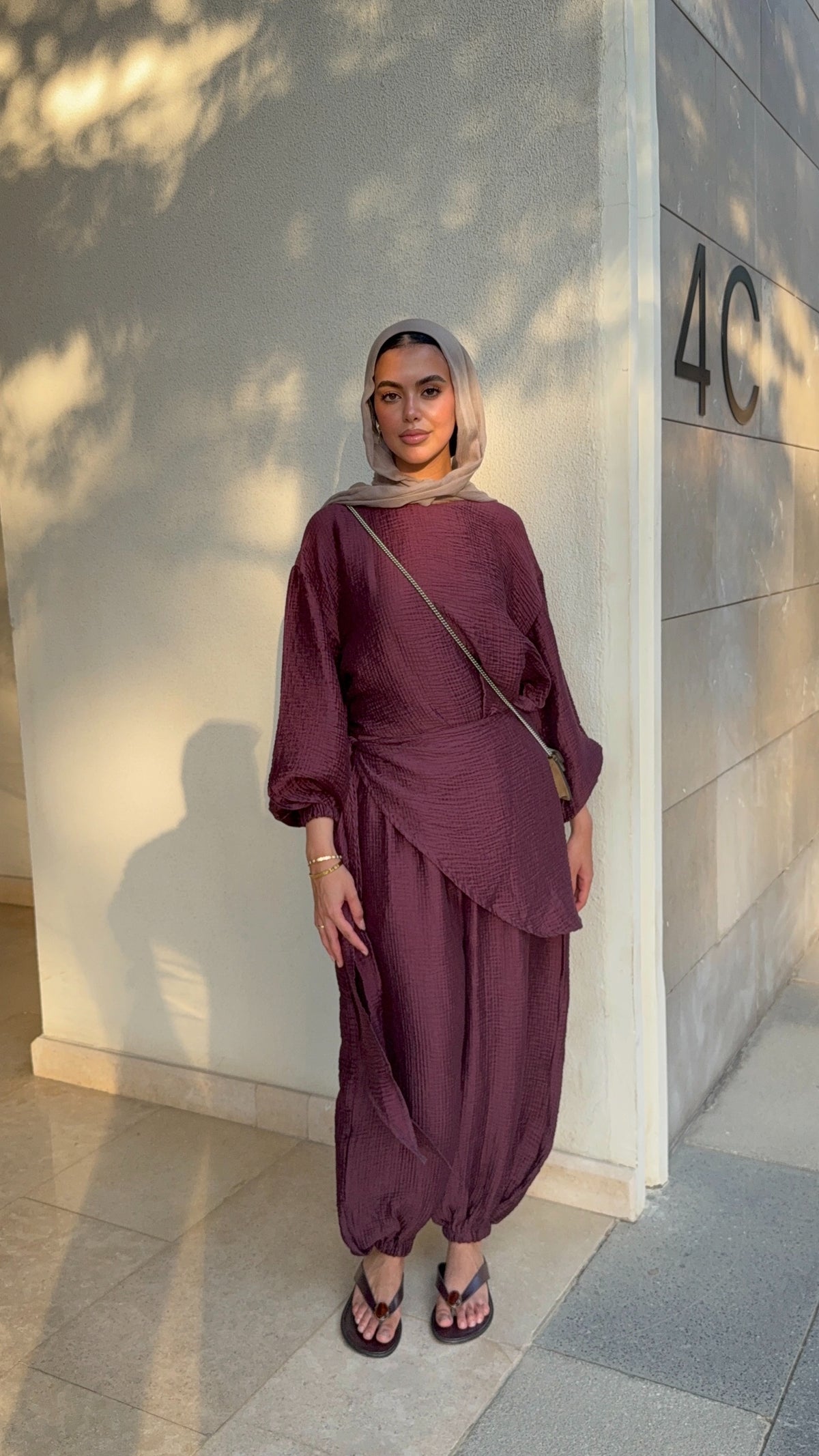 Zola set in Maroon